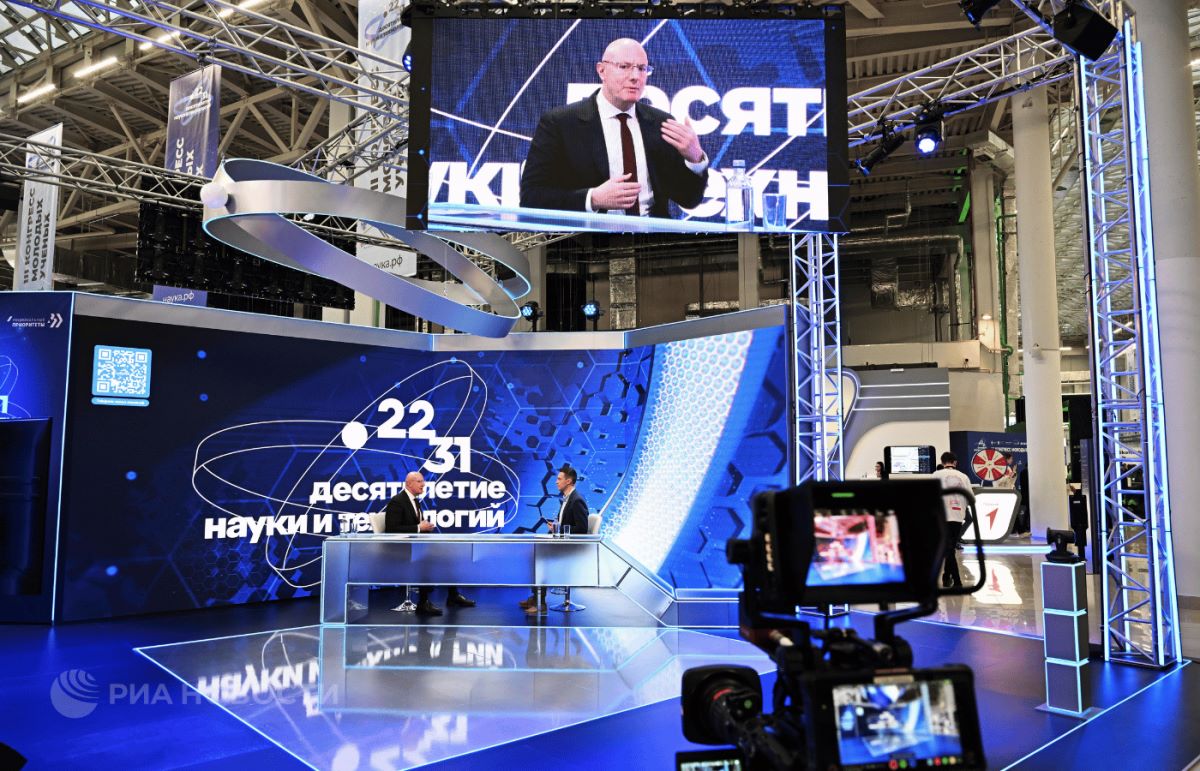 КМУ Медиастудия 1400х900